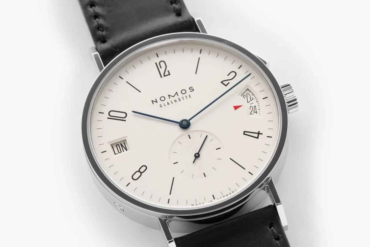 NOMOS Glashütte Tangomat GMT Otomatik Beyaz 6352 detay görseli 2