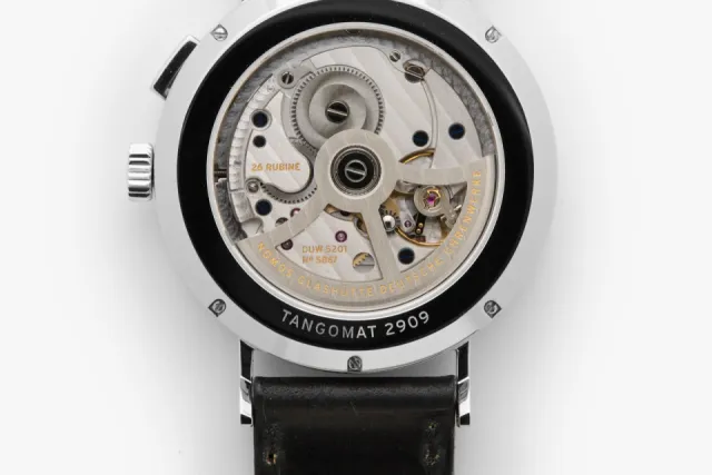 NOMOS Glashütte Tangomat GMT Otomatik Beyaz 6352 Görsel 7