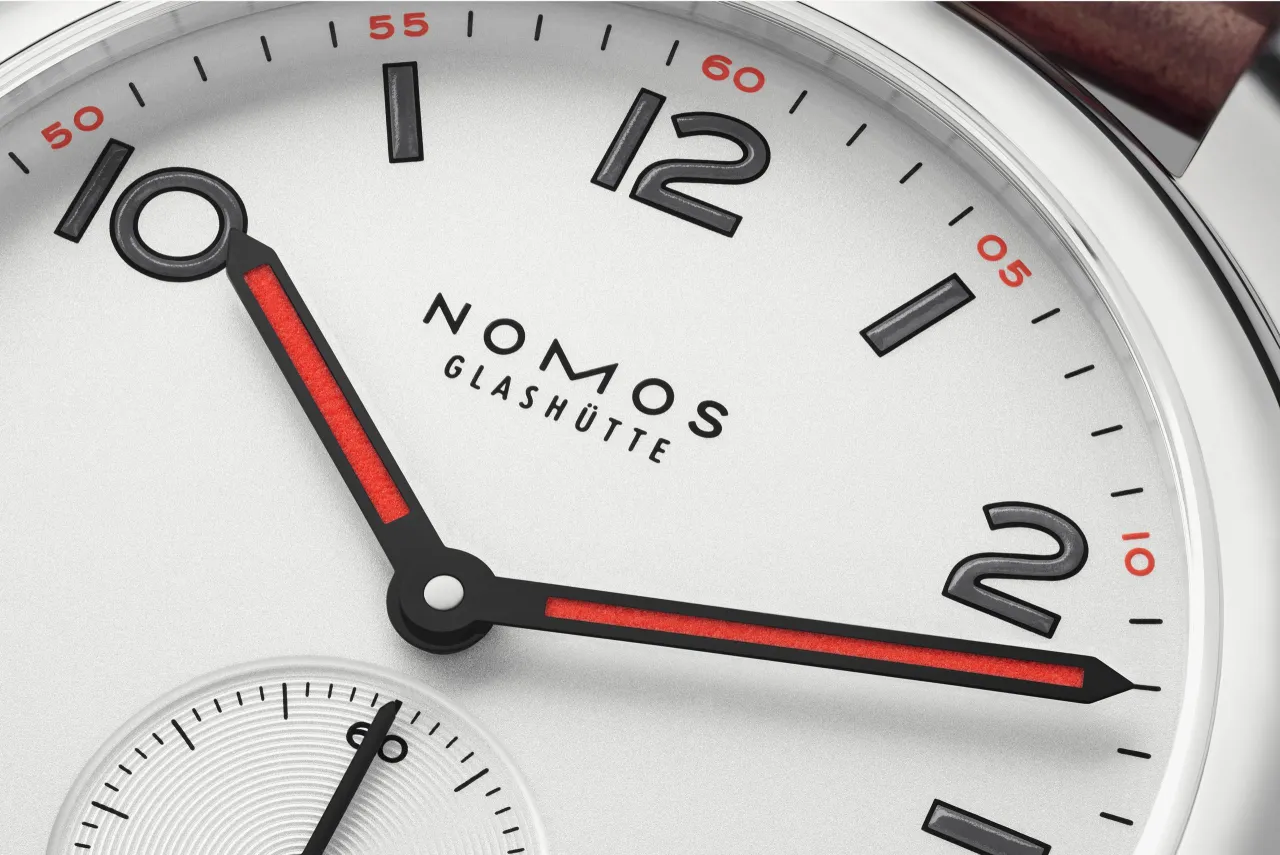 NOMOS Club White Silver-Plated Otomatik 7031 detay görseli 3