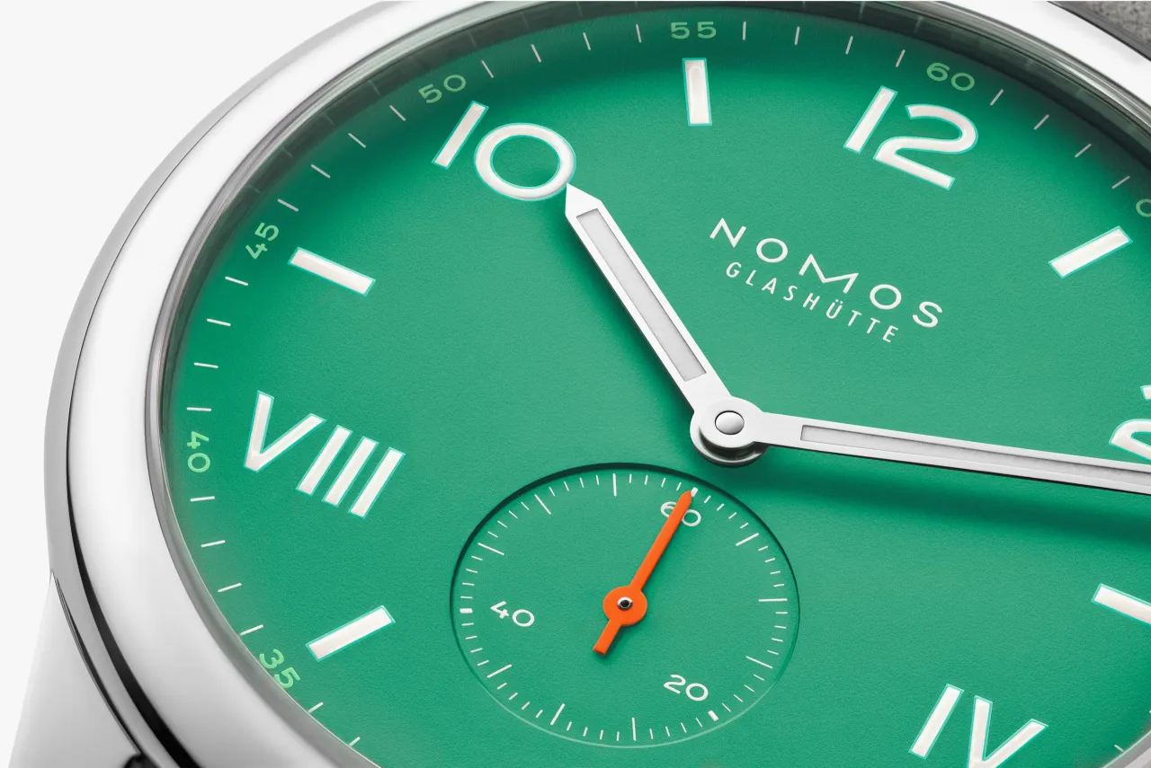 NOMOS Club Campus 38 Electric Green Otomatik 726 detay görseli 3