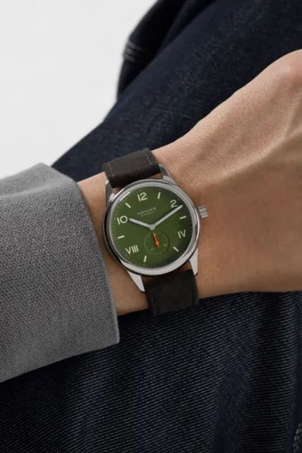 NOMOS Glashütte Club Campus 38 All Olive Otomatik 739GB Görsel 8