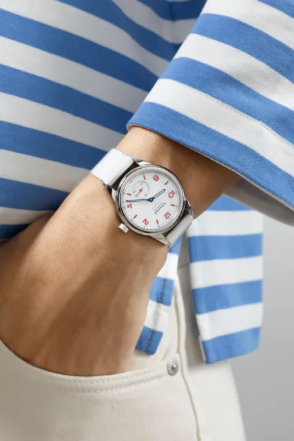 NOMOS Glashütte Club Neomatik Siren White Otomatik 744 Görsel 8