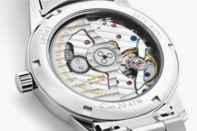 NOMOS Club Sport Neomatik Polar Blue Otomatik 750 Görsel 5