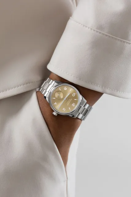 NOMOS Glashütte Club Sport Neomatik Gold 755 Görsel 11