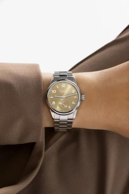 NOMOS Club Sport Neomatik Gold 755SB Görsel 8