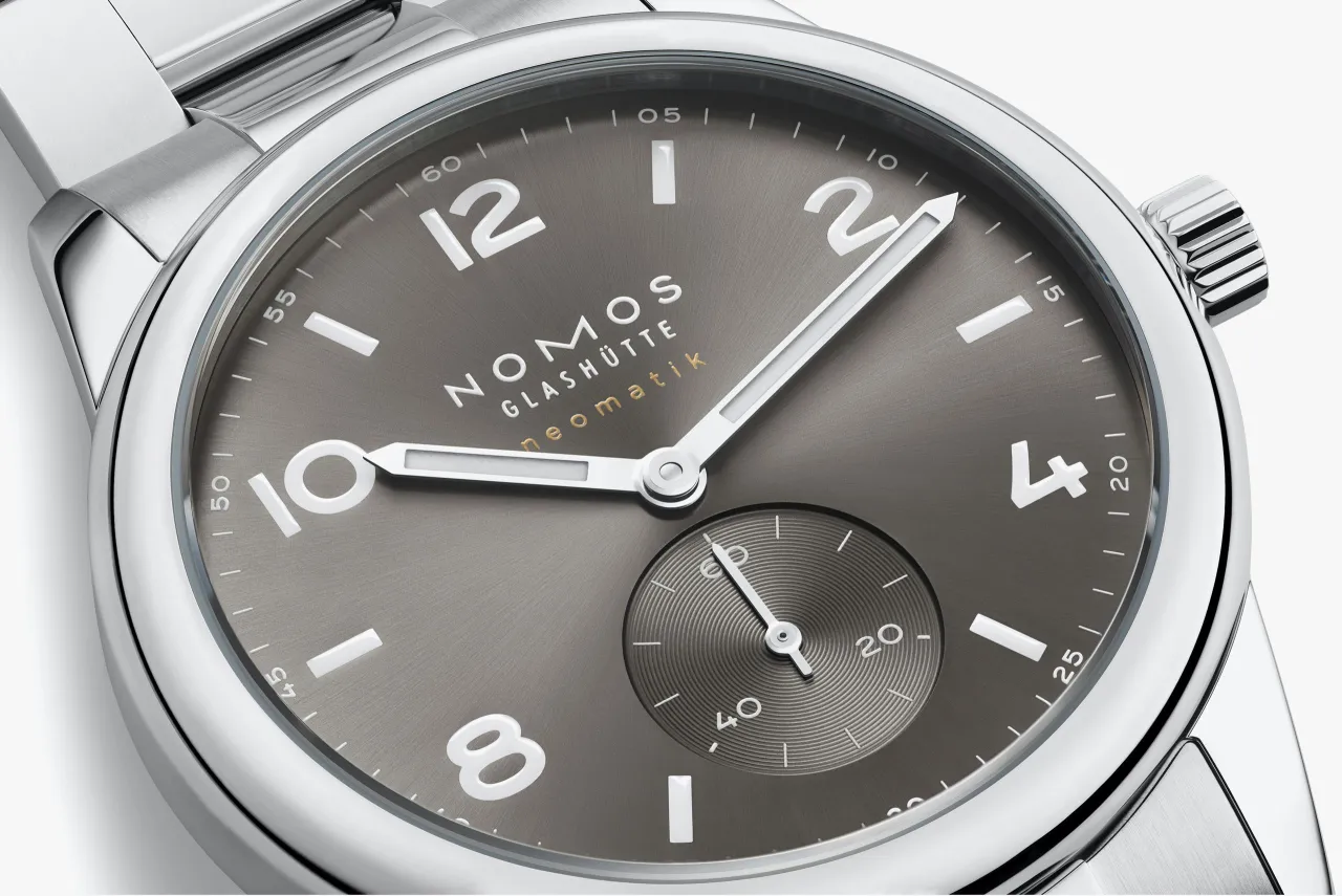 NOMOS Club Sport Neomatik Smoke 763 detay görseli 3