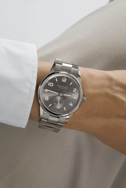 NOMOS Club Sport Neomatik Smoke 763 Görsel 11
