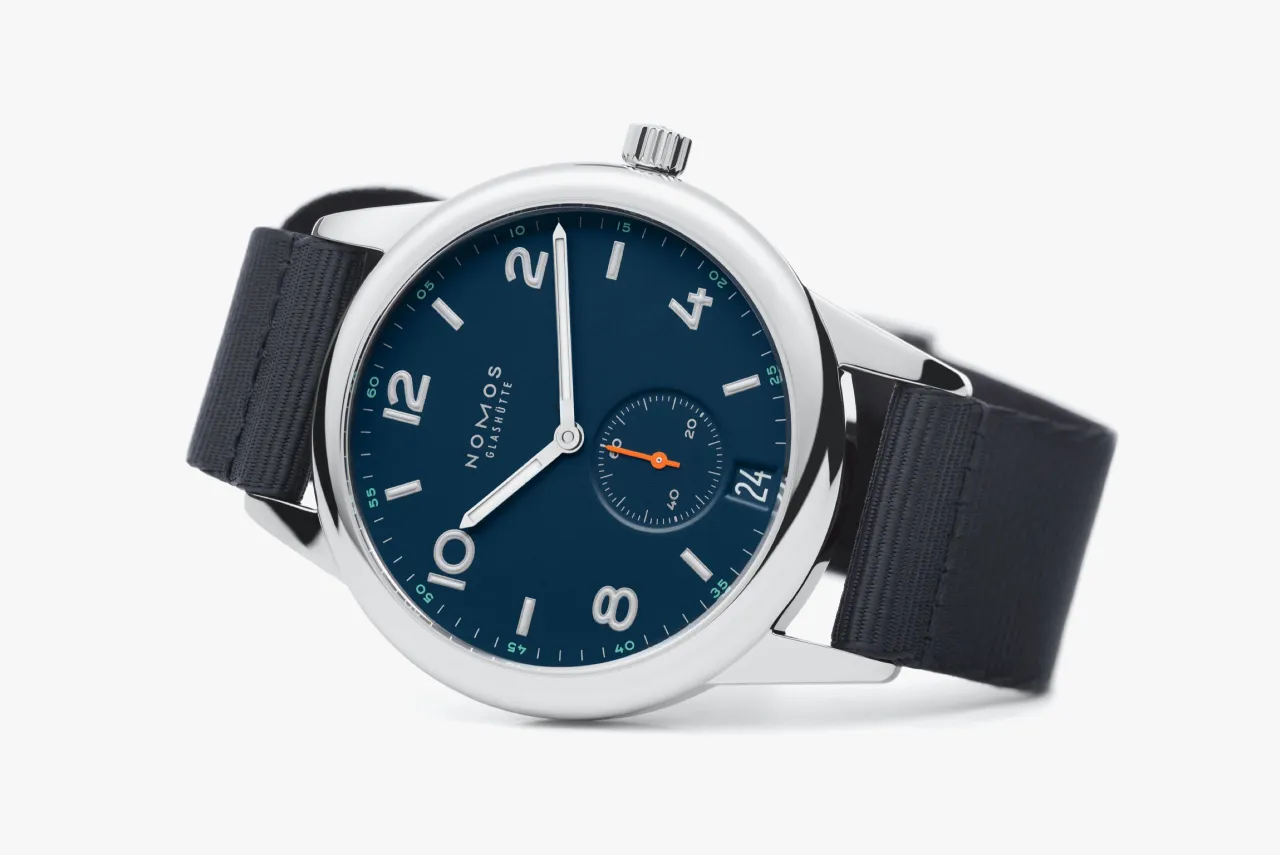 NOMOS Glashütte Club Automatic Date Atlantic 776 detay görseli 4