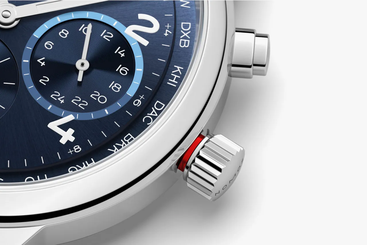 NOMOS Glashütte Club Sport Neomatik Worldtimer Blue 790 detay görseli 5