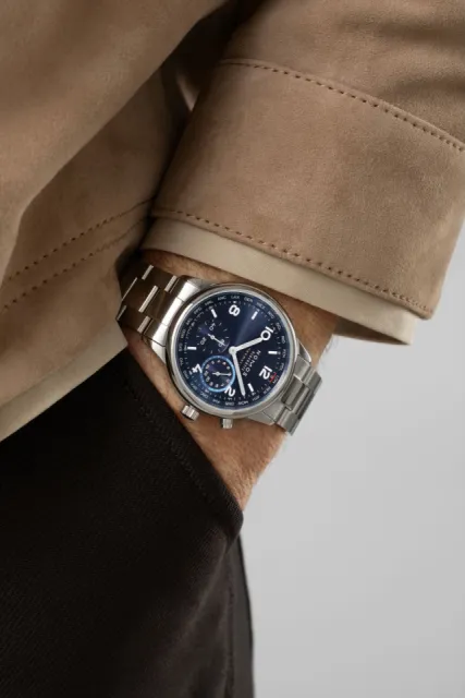 NOMOS Glashütte Club Sport Neomatik Worldtimer Blue 790 Görsel 11