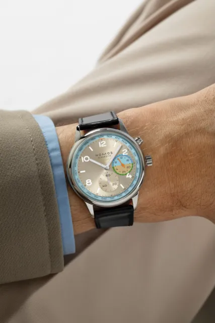 NOMOS Club Sport Neomatik Worldtimer Roam 790S10 Görsel 11