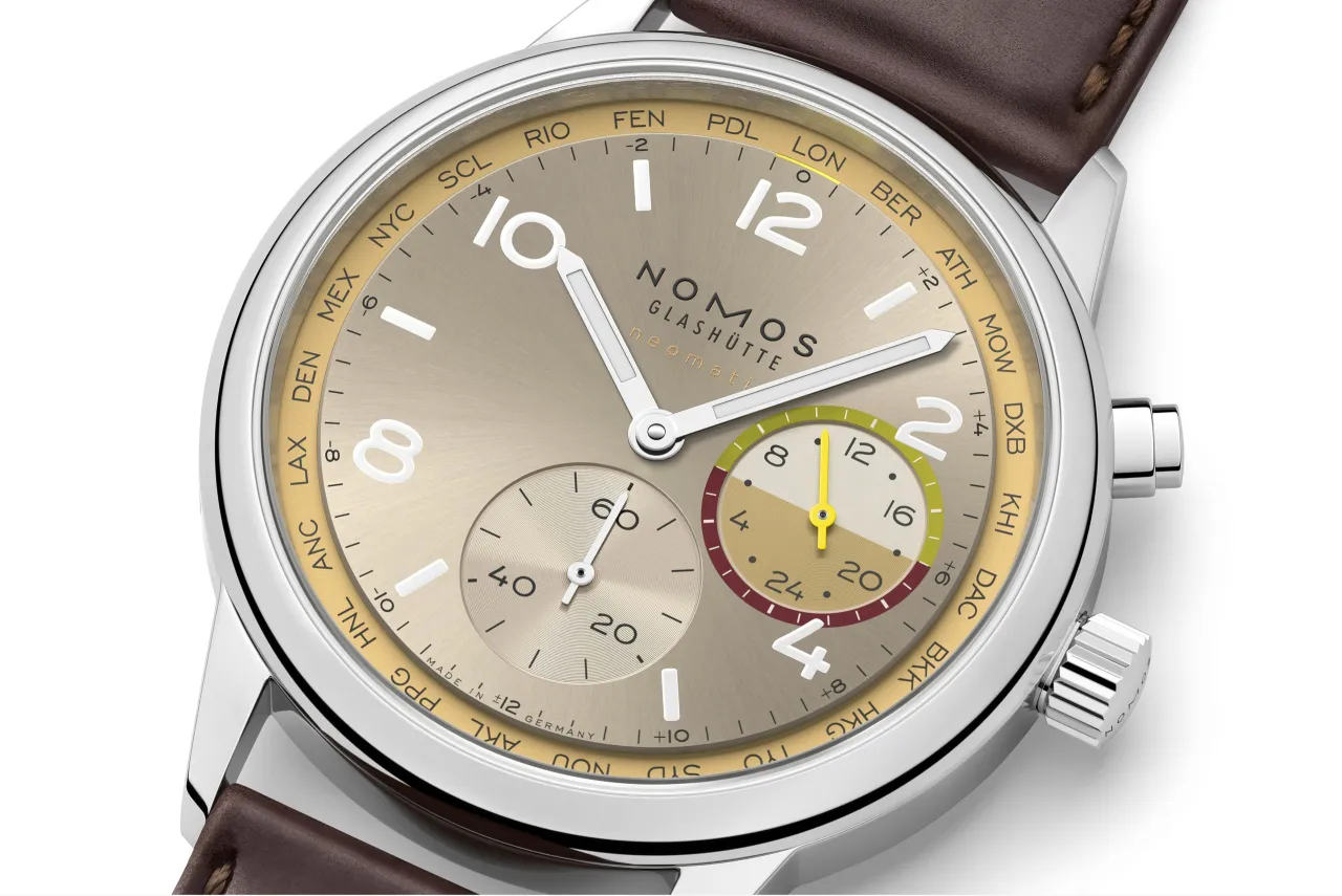 NOMOS Glashütte Club Sport Neomatik Worldtimer Reverie 790S11 detay görseli 3