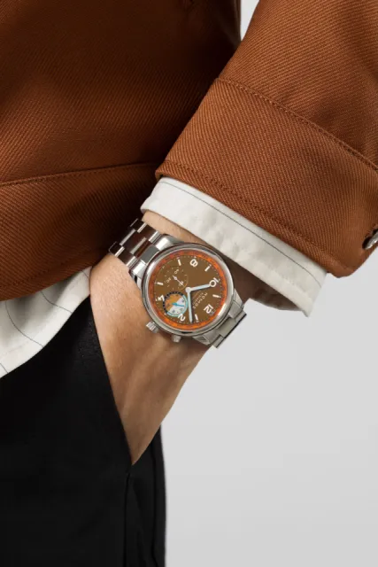 NOMOS Glashütte Club Sport Neomatik Worldtimer Canyon 790S3 Görsel 10