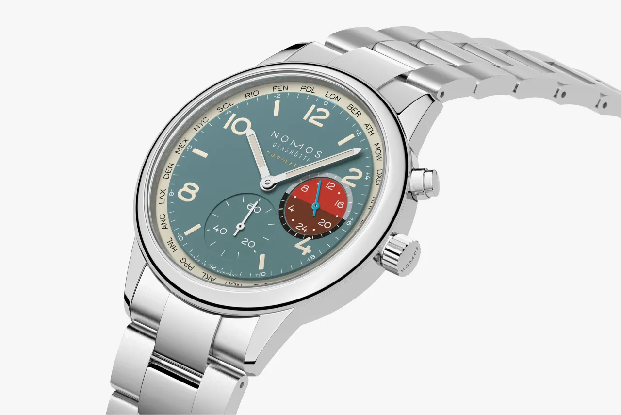 NOMOS Glashütte Club Sport Neomatik Worldtimer Glacier 790S4 detay görseli 2