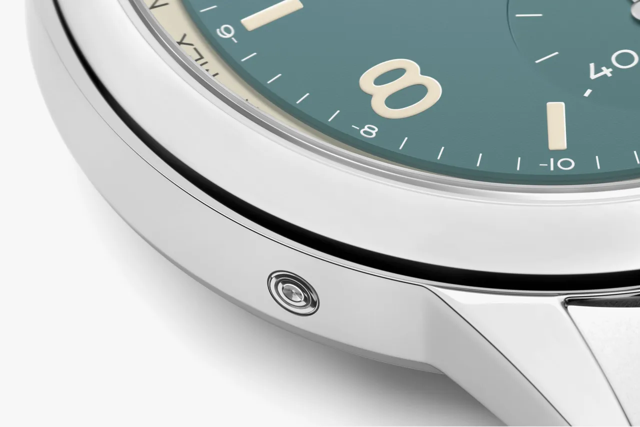NOMOS Glashütte Club Sport Neomatik Worldtimer Glacier 790S4 detay görseli 4