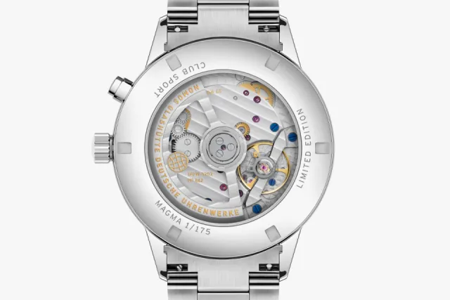 NOMOS Glashütte Club Sport Neomatik Worldtimer Magma 790S5 Görsel 9
