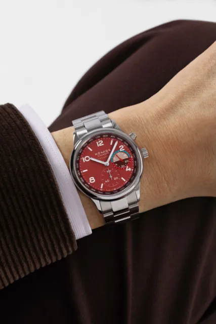 NOMOS Glashütte Club Sport Neomatik Worldtimer Magma 790S5 Görsel 10