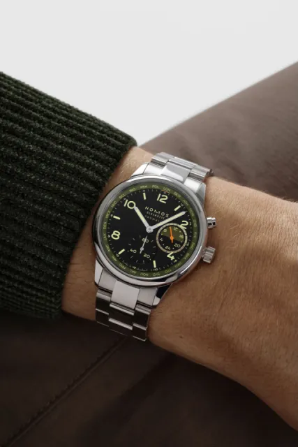 NOMOS Glashütte Club Sport neomatik Worldtimer Vector 790S9 Görsel 12