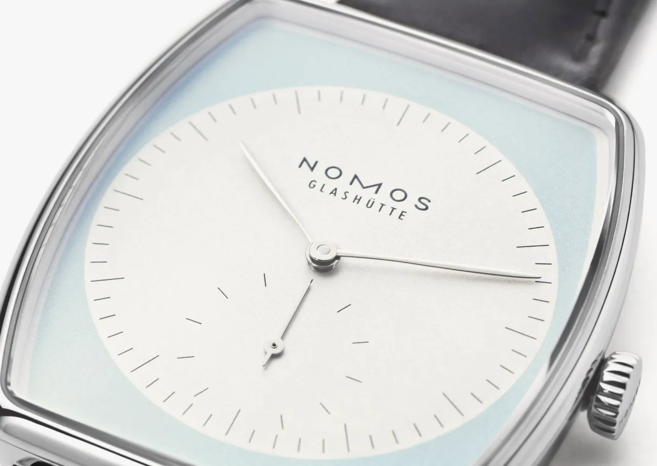 NOMOS Lux White Gold Light Blue Otomatik 920 detay görseli 4