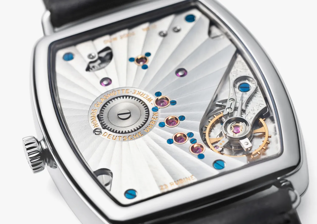 NOMOS Glashütte Lux White Gold Light 921 detay görseli 2