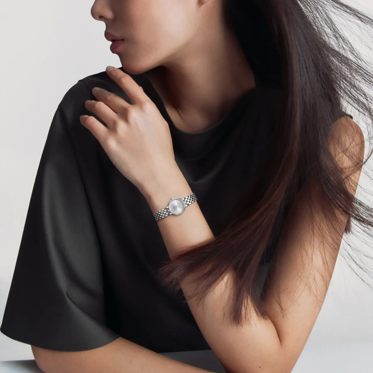 Tissot Lovely Round 19.5mm Gümüş T0580091103100 detay görseli 2
