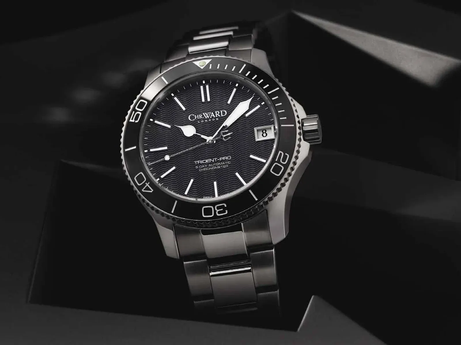 Seramik bezelli Christopher Ward C60 Trident Pro 600 Mk 2